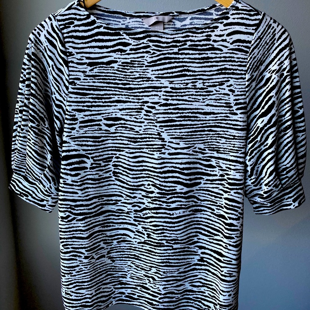 Black & White Cap Sleeve Blouse